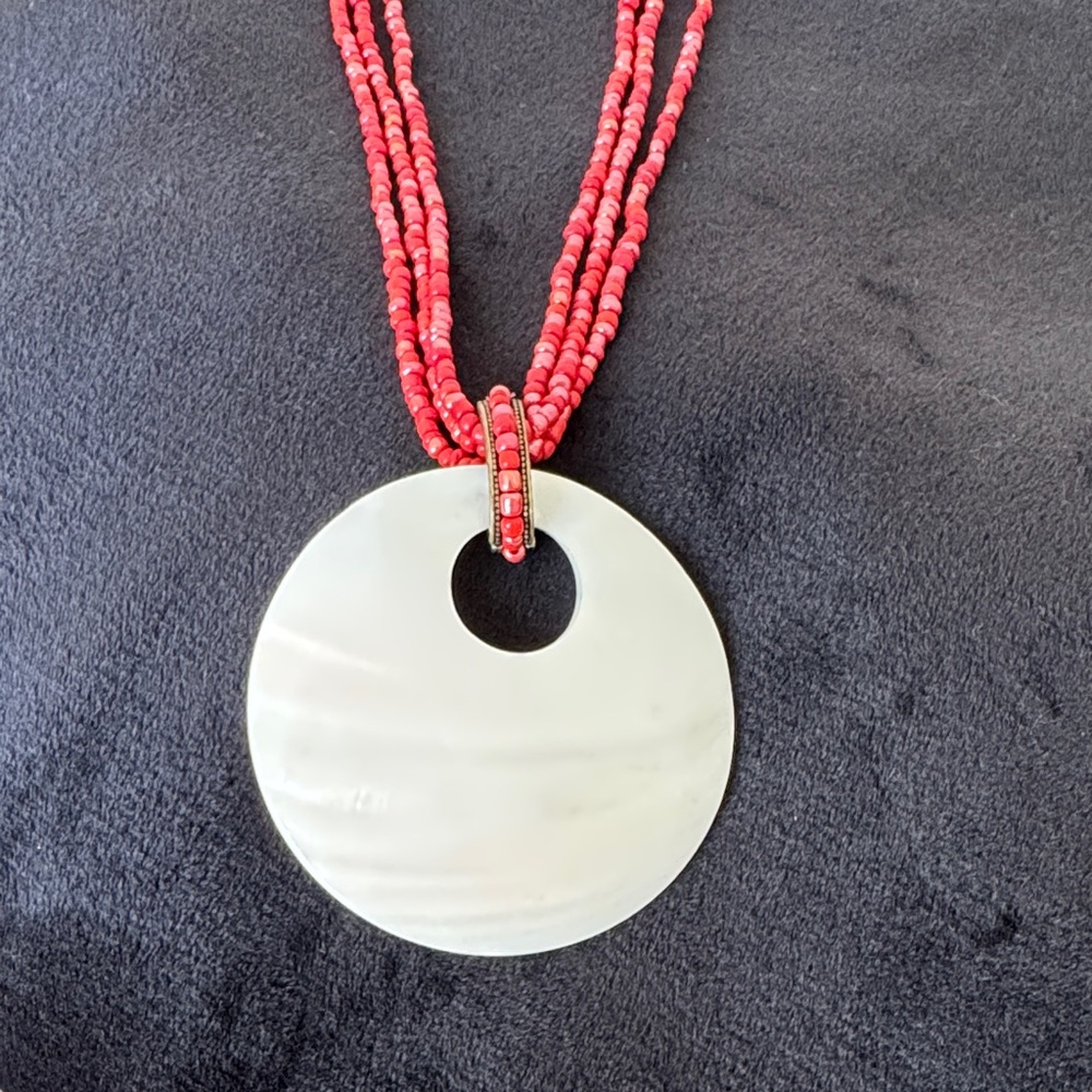 Avon Red Beaded Necklace and bracelet set with White mother of pearl Pendant - Picture 3 of 7